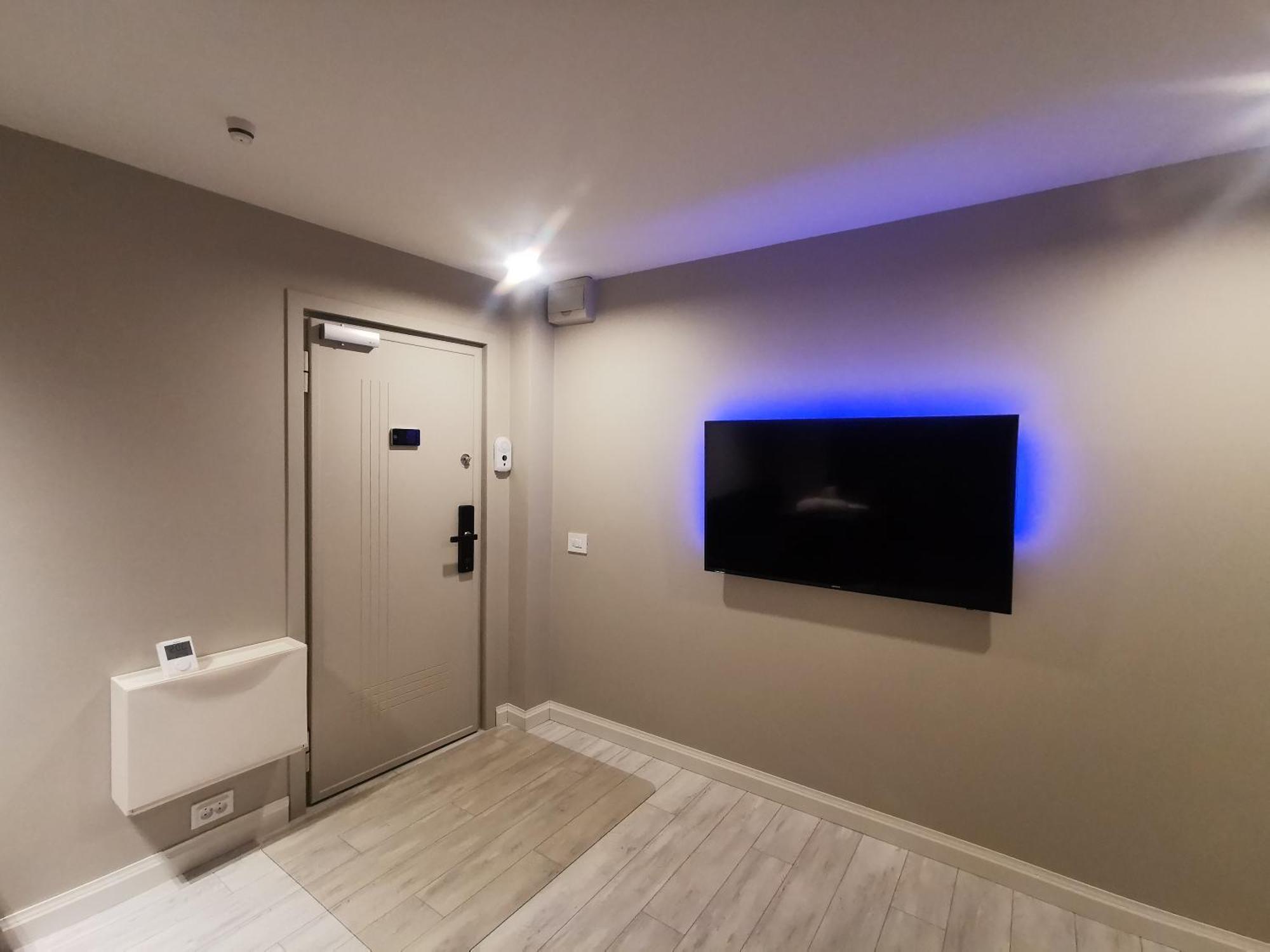 Noir Apartment Hateg Bagian luar foto