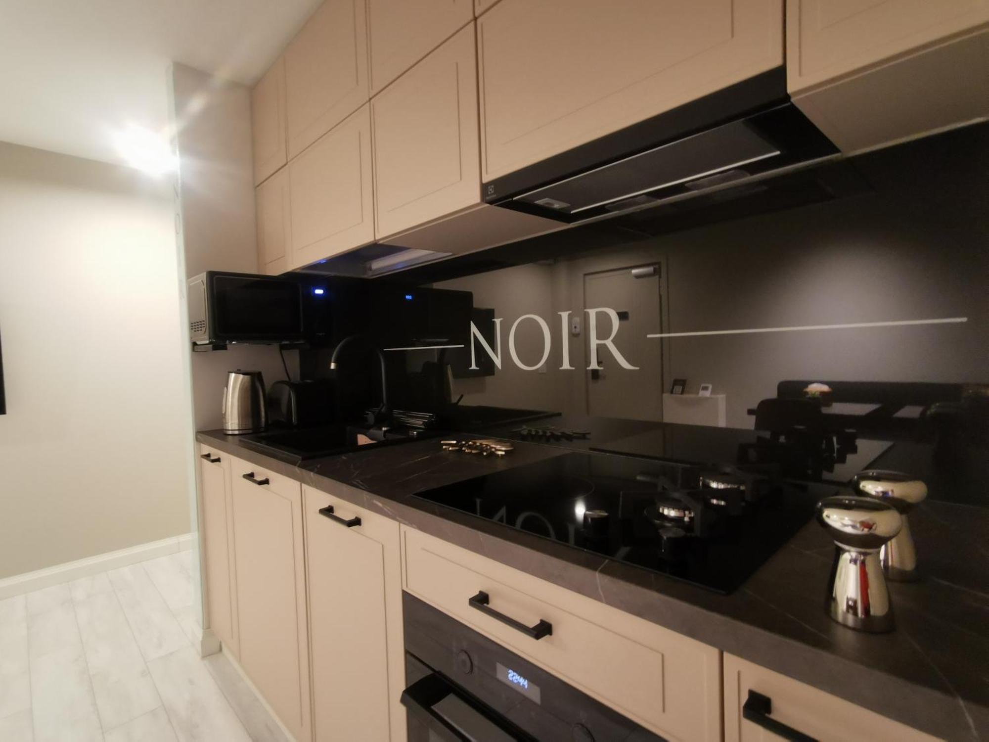Noir Apartment Hateg Bagian luar foto